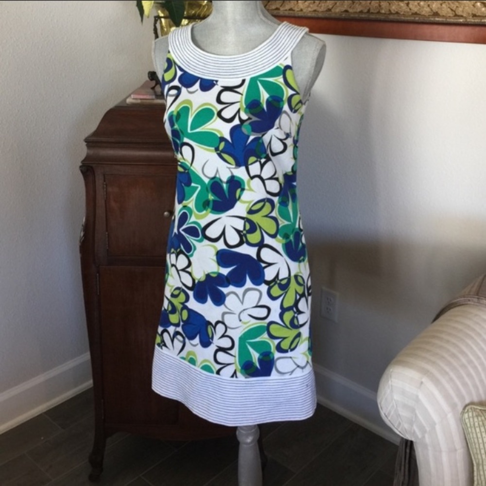 Vintage flirty flowery Dress.